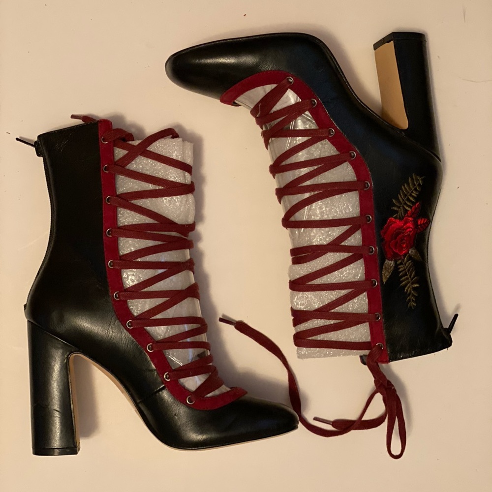 NEW Chinese Laundry lace-up booties